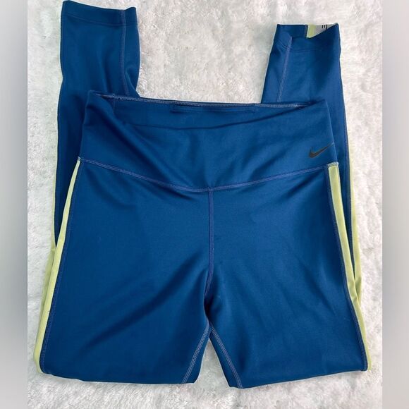 Nike Women’s Leggings (M) - Picture 1 of 5